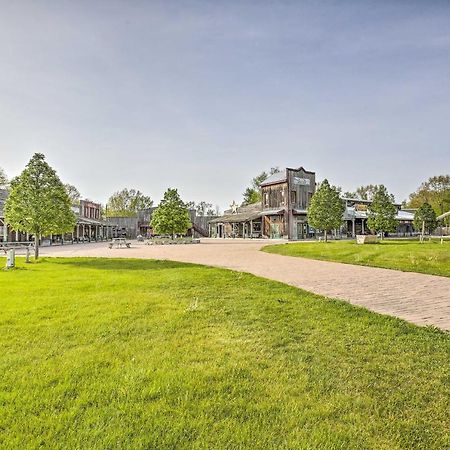 Resort Cabin With Fire Pit Golf, Hike And Play! Rothbury エクステリア 写真