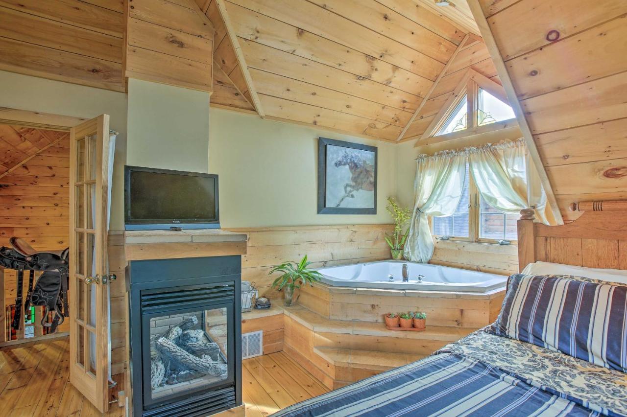 Resort Cabin With Fire Pit Golf, Hike And Play! Rothbury エクステリア 写真