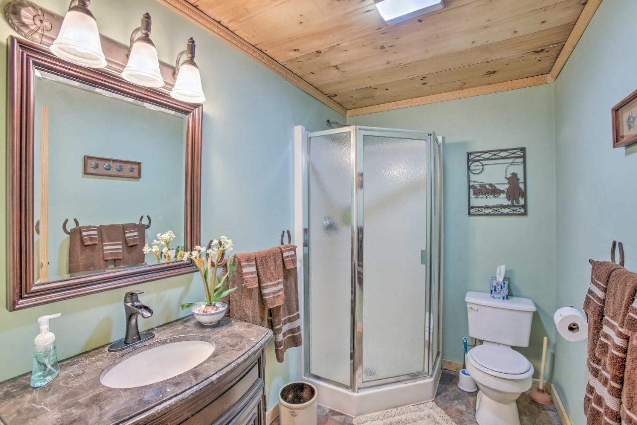 Resort Cabin With Fire Pit Golf, Hike And Play! Rothbury エクステリア 写真