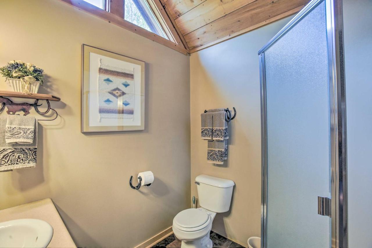 Resort Cabin With Fire Pit Golf, Hike And Play! Rothbury エクステリア 写真