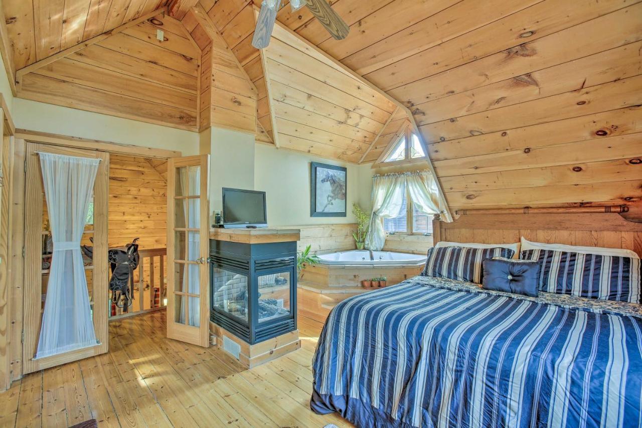 Resort Cabin With Fire Pit Golf, Hike And Play! Rothbury エクステリア 写真