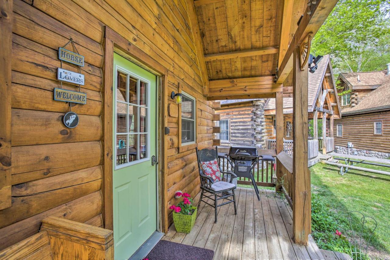 Resort Cabin With Fire Pit Golf, Hike And Play! Rothbury エクステリア 写真