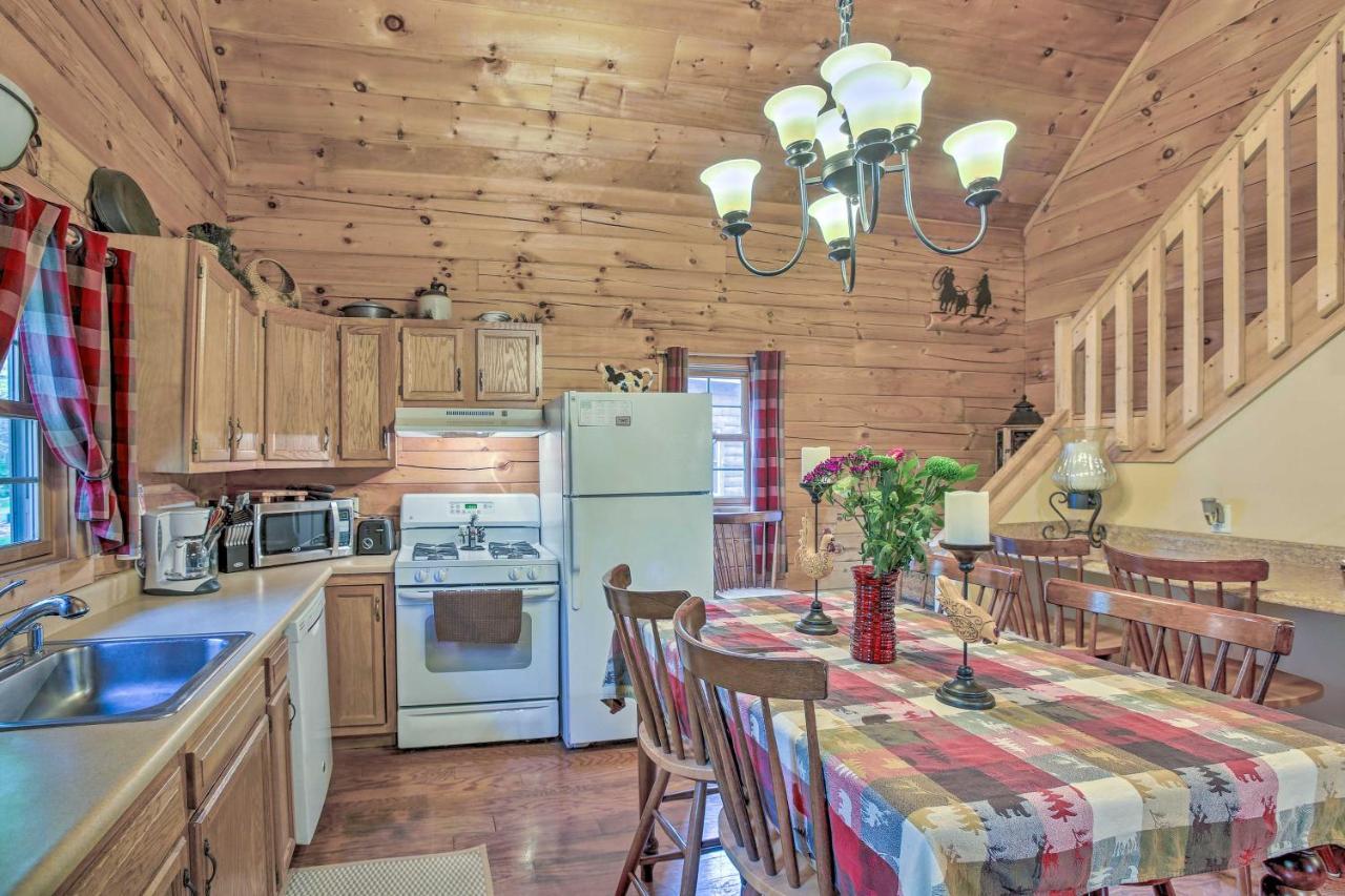 Resort Cabin With Fire Pit Golf, Hike And Play! Rothbury エクステリア 写真