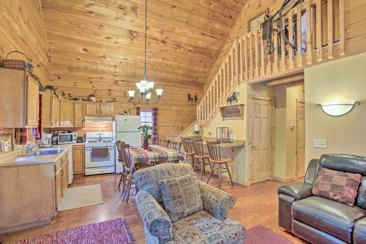 Resort Cabin With Fire Pit Golf, Hike And Play! Rothbury エクステリア 写真